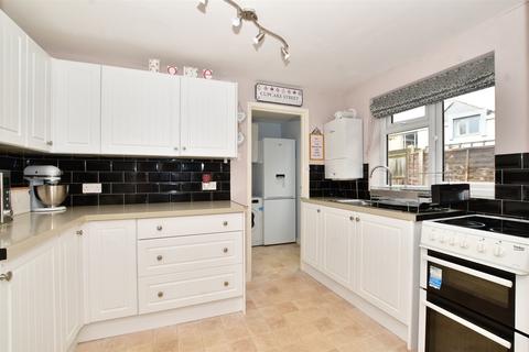 135 Kingston Road, Leatherhead, KT22 7NT
