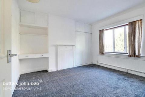 3 bedroom semi-detached house to rent, Weston Road, Stafford