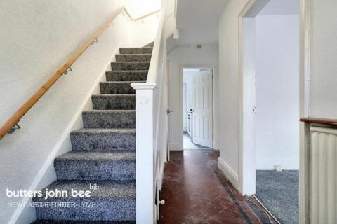 3 bedroom semi-detached house to rent, Weston Road, Stafford
