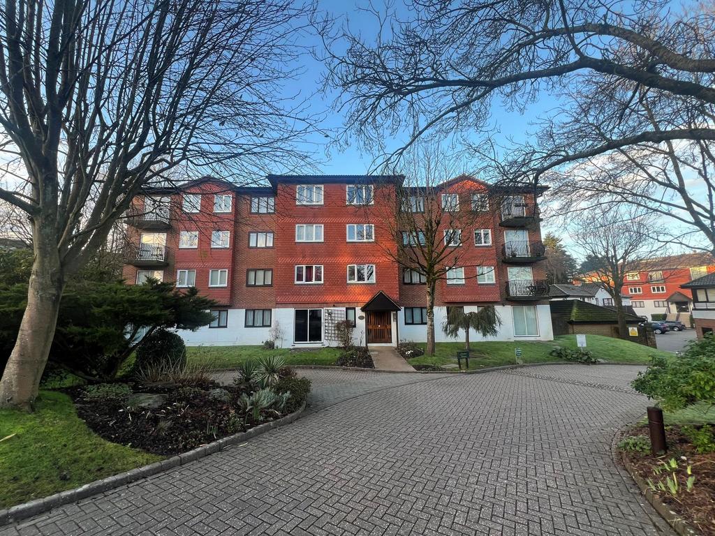 Great Heathmead, Canton House Great... 2 bed apartment for sale £265,000