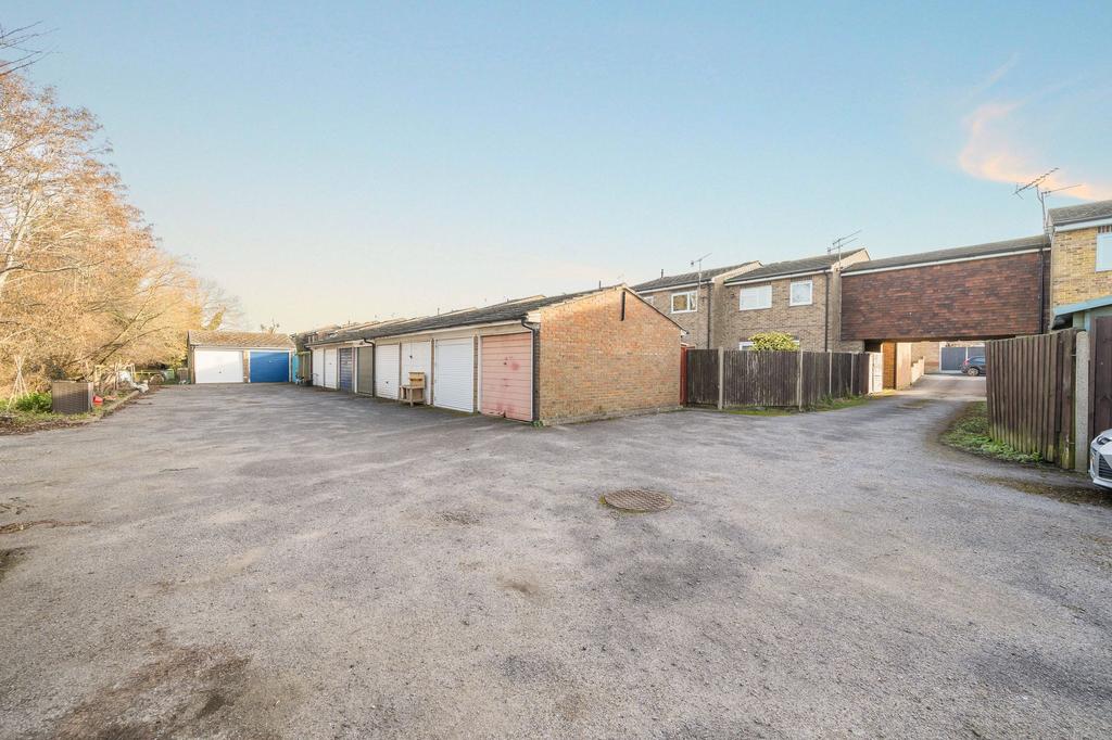Garage/Parking (2)