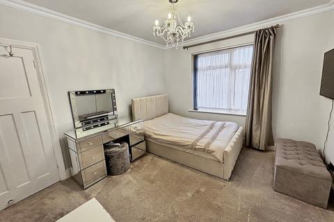 1 bedroom flat to rent, Durbar Road | Off Dunstable Rd | LU4 8BA