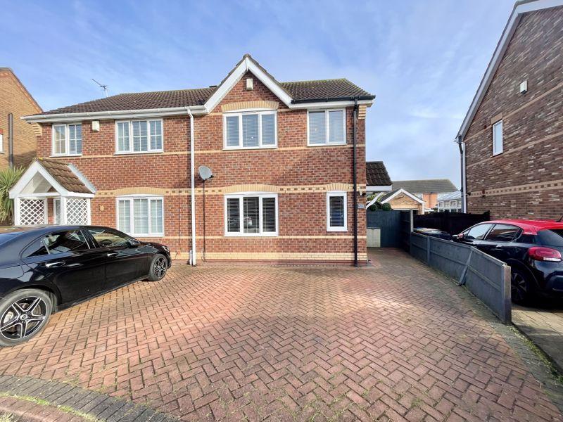 CHAFFINCH DRIVE, CLEETHORPES 3 bed semidetached house for sale £199,950
