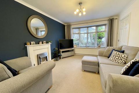 14 Bayons Avenue, Grimsby, DN33 3LN