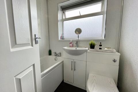 14 Bayons Avenue, Grimsby, DN33 3LN
