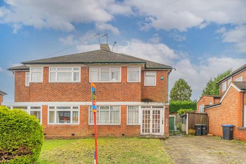 4 bedroom house for sale - Lonsdale Drive, Enfield