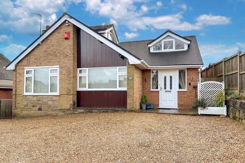 4 bedroom detached bungalow for sale, Mow Lane, Gillow Heath. ST8 6QH