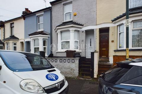 3 bedroom property to rent, Beaconsfield Road, Chatham