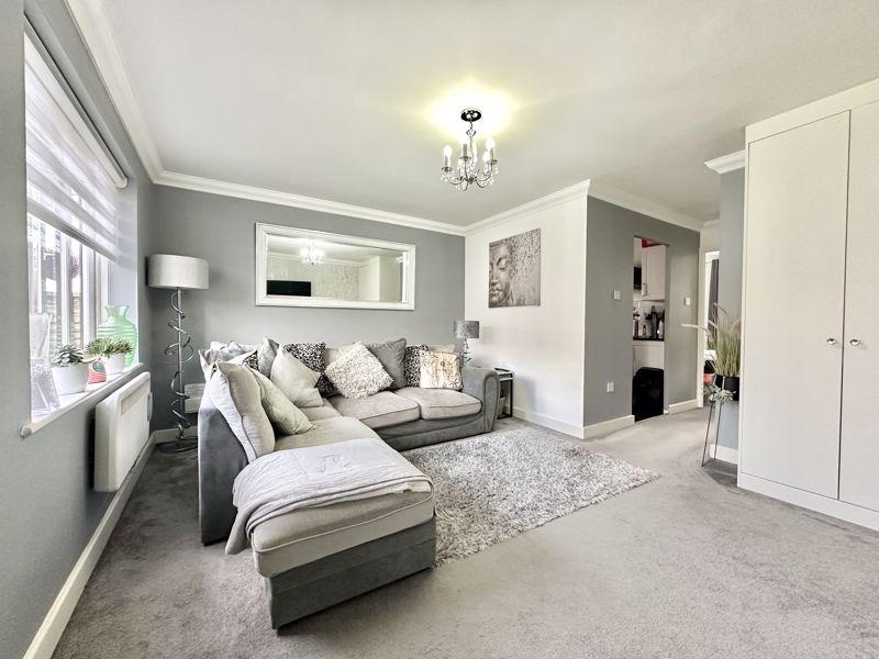 Rosemary Gardens, Poole BH12 1 bed flat for sale £170,000