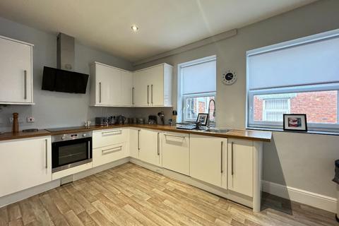 undefined, Victoria Avenue, Whitley Bay  * HOLIDAY LET APARTMENT *