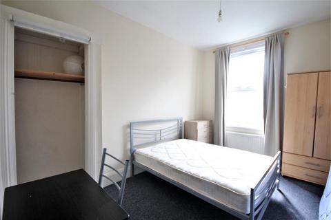 4 bedroom maisonette to rent, Romily Road, Finsbury Park, London, N4 2QX