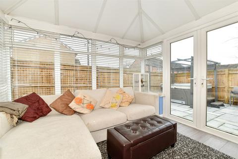1 bedroom end of terrace house for sale, Oakfields, Worth, Crawley, West Sussex