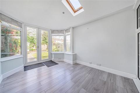 16 Capel Close, Bromley, BR2 8LX