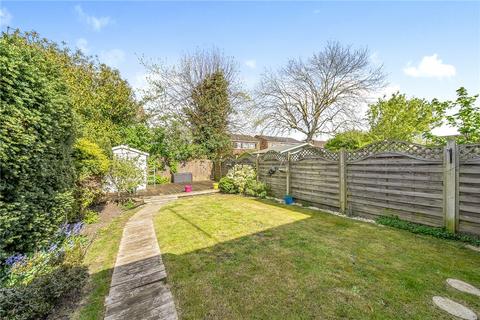 16 Capel Close, Bromley, BR2 8LX