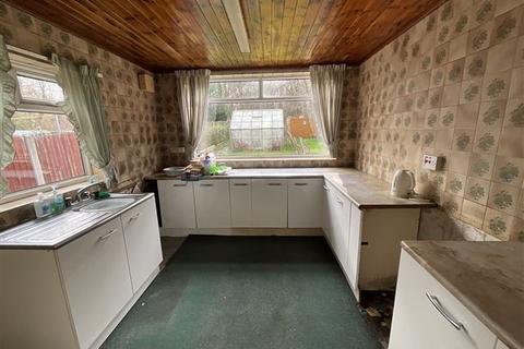 67 Handsworth Crescent, Sheffield, S9 4BQ