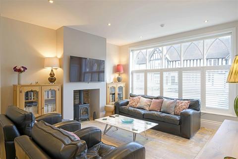 4 bedroom townhouse for sale, Westgate Place, West Street, Warwick