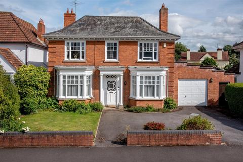 4 bedroom detached house for sale, Manor Road
