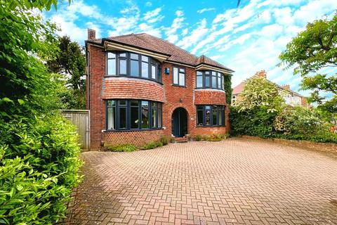 4 bedroom detached house for sale, Detached family home, Kennington