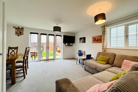 33 Lake Drive, Hythe, CT21 4BN