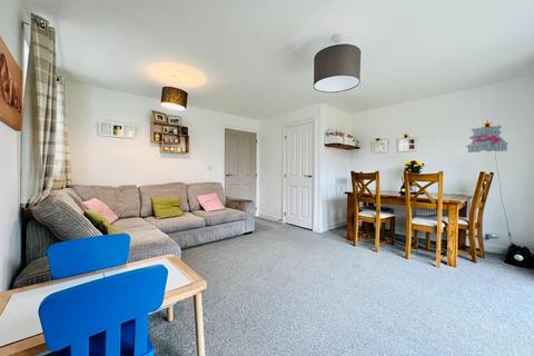 33 Lake Drive, Hythe, CT21 4BN