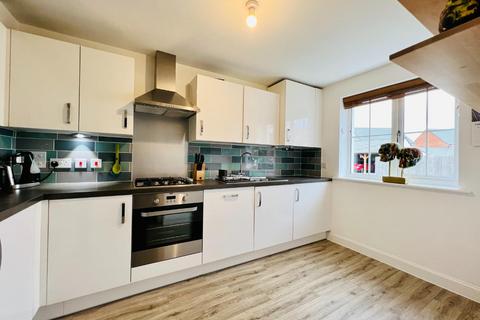 33 Lake Drive, Hythe, CT21 4BN