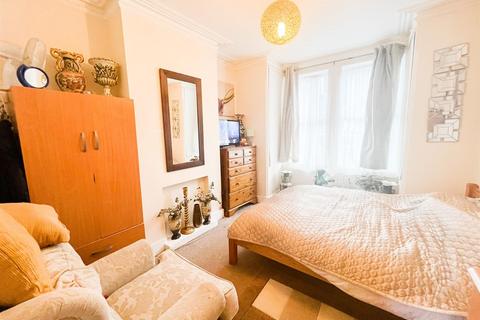 4 bedroom terraced house for sale - Westward Road, Chingford