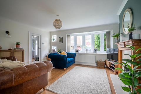 58 Allington Drive, York, YO31 0NN