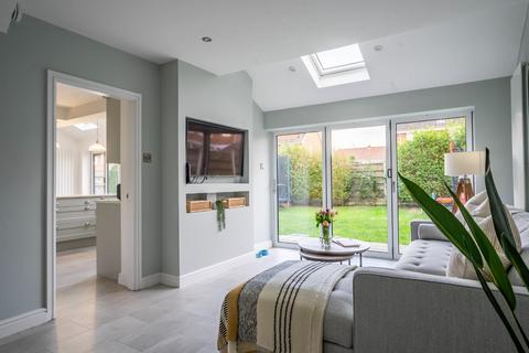 58 Allington Drive, York, YO31 0NN