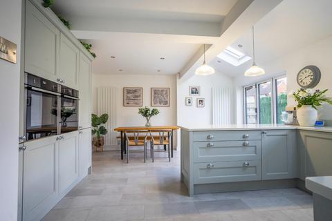 58 Allington Drive, York, YO31 0NN