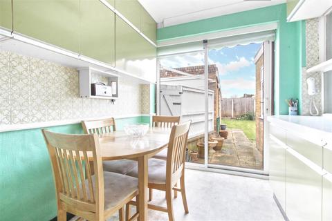 53 Winton Drive, Cheshunt, Waltham Cross, EN8 9JR