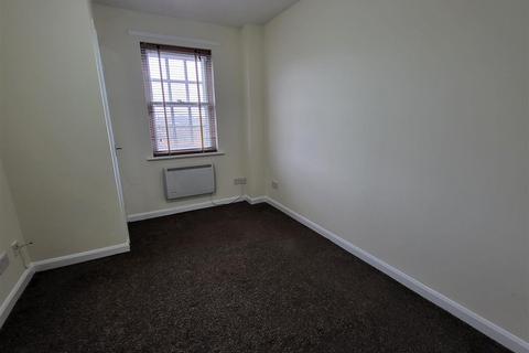 1 bedroom flat to rent, East Row, Rochester