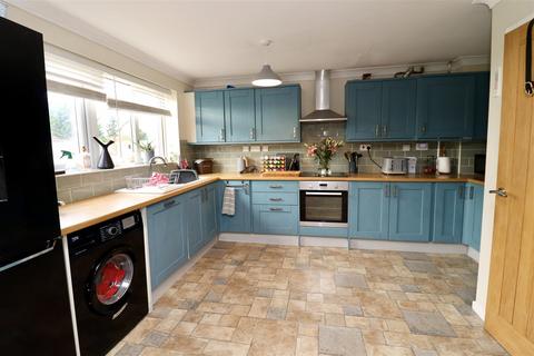 4 bedroom detached house for sale, Meadow Drive, Market Weighton, York