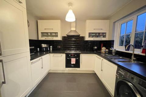 3 bedroom house for sale, Clos Ceitho, Llanbadarn Fawr