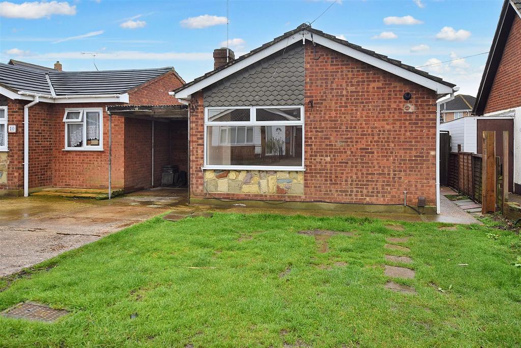Whernside Avenue, Canvey Island SS8 1 bed detached bungalow for sale