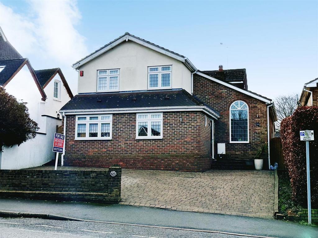 Rayleigh Road, Hutton, Brentwood 4 bed detached house for sale £1,175,000