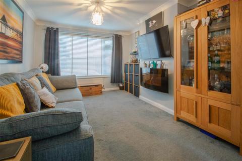 18 Abbotts Road, Haverhill, CB9 0DQ
