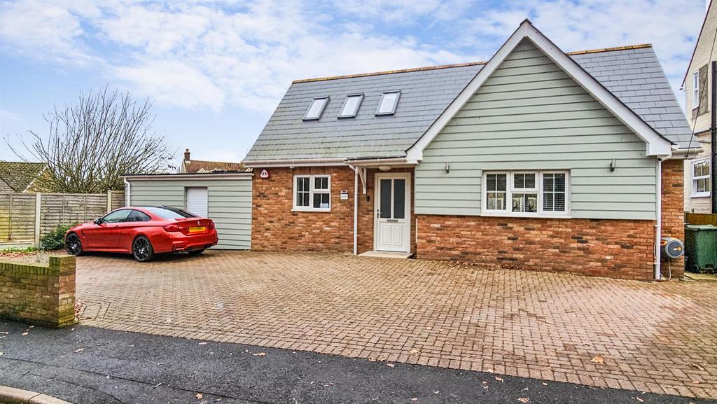 Herbage Park Road, Woodham Walter 3 bed chalet for sale £475,000