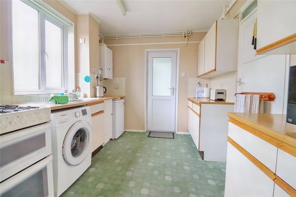 Pennard Green, Twerton, Bath, BA2 3 bed semidetached house for sale £250,000