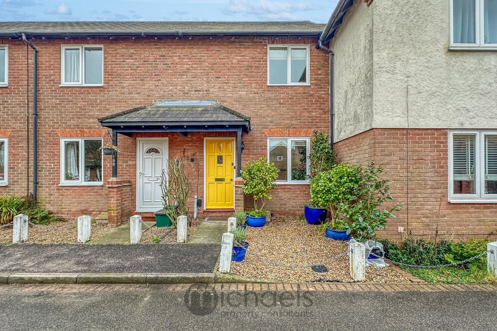 Dale Close, Stanway, Colchester, CO3 2 bed terraced house for sale £