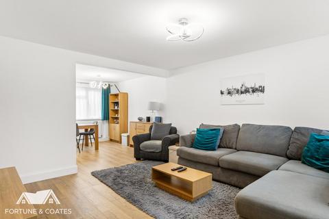 31 Bynghams, Harlow, CM19 5NR