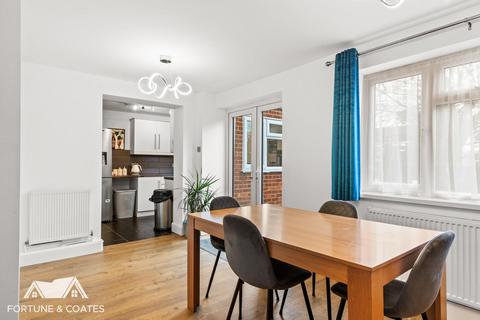 31 Bynghams, Harlow, CM19 5NR