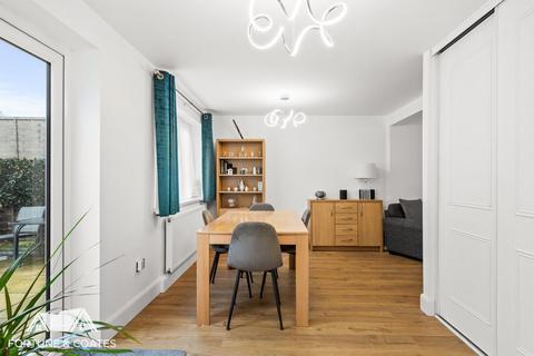 31 Bynghams, Harlow, CM19 5NR