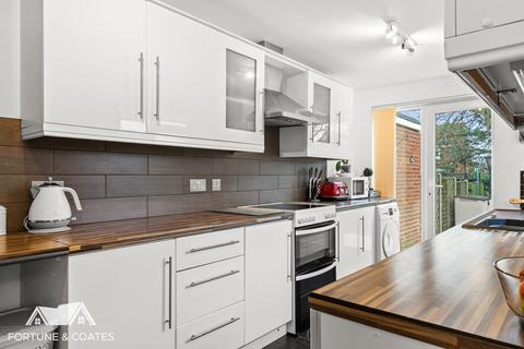 31 Bynghams, Harlow, CM19 5NR