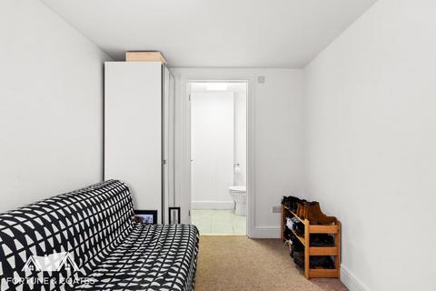 31 Bynghams, Harlow, CM19 5NR