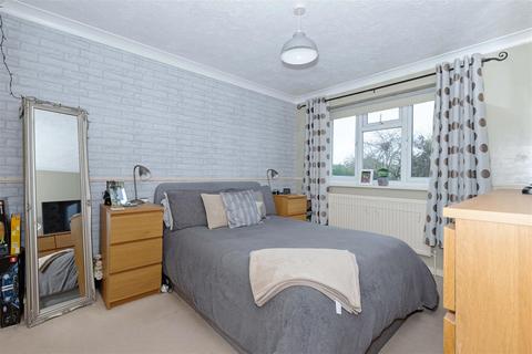 9 Kingfisher Close, Worthing, BN13 2TX