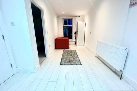 1 bedroom flat to rent - Heath Road, Hounslow