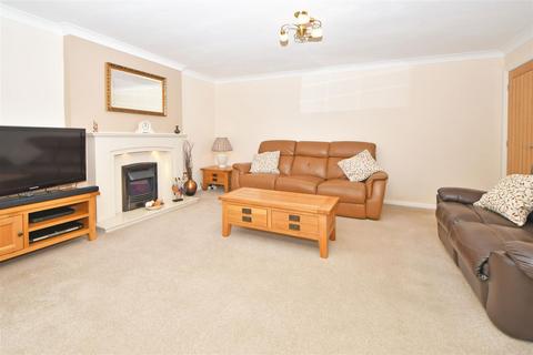 4 bedroom house for sale, Petworth Close, Wistaston, Crewe