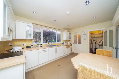 2 bedroom bungalow for sale - Macdona Drive, West Kirby CH48