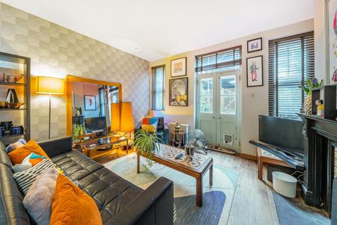 2 bedroom flat for sale, Liberty Street, Stockwell