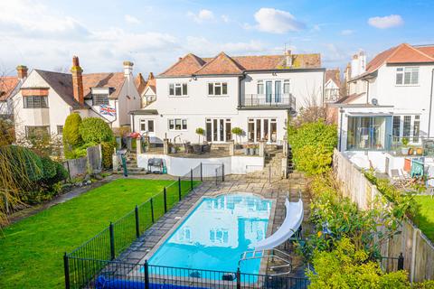 6 bedroom detached house for sale, Chalkwell SS0